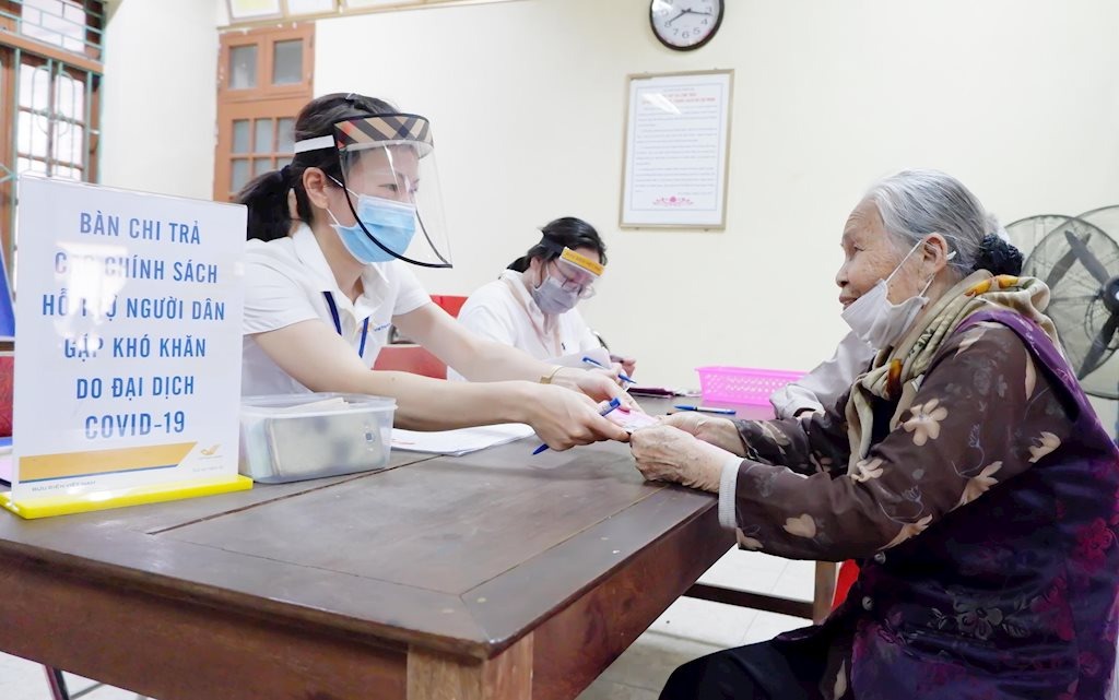 Chính phủ hổ trợ người dân mua covid